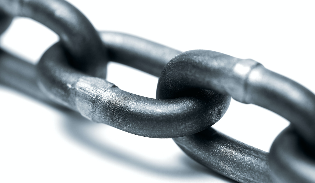 image of a chain link to represent using backlinks in your seo strategy.